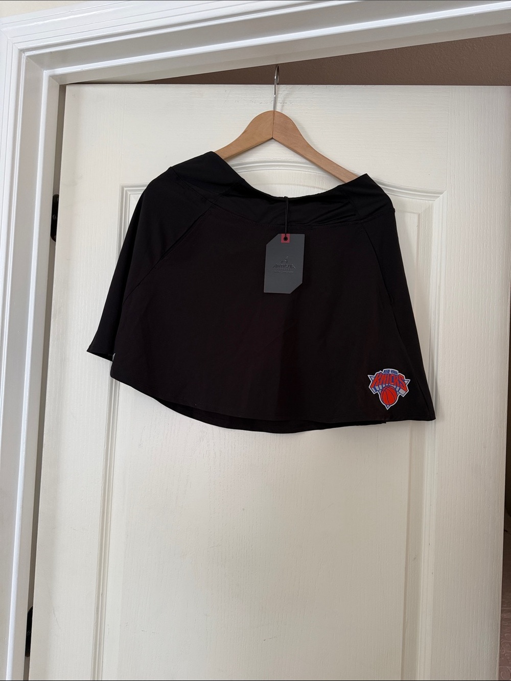 NEW NBA Women's New York Knicks Antigua Black Chip Skort